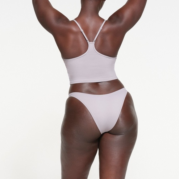 SKIMS | SIGNATURE SWIM CAMI TOP in CHROME - Picture 3 of 7